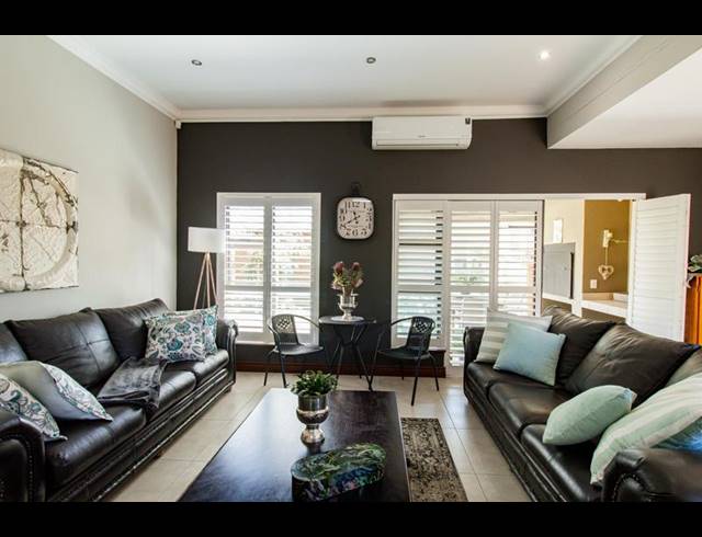 2 BEDROOM TOWNHOUSE FOR SALE IN RETIRE AT MIDSTREAM